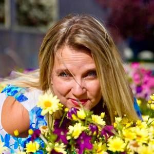 Meet your Posher, Staci